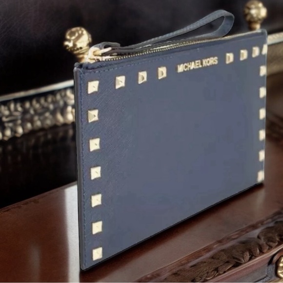 MICHAEL KORS Large Zip Stud Wristlet Saffiano Sandrine / Deep Blue - Picture 2 of 5